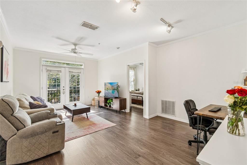Active With Contract: $249,000 (2 beds, 2 baths, 1080 Square Feet)