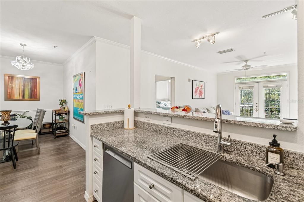 Active With Contract: $249,000 (2 beds, 2 baths, 1080 Square Feet)
