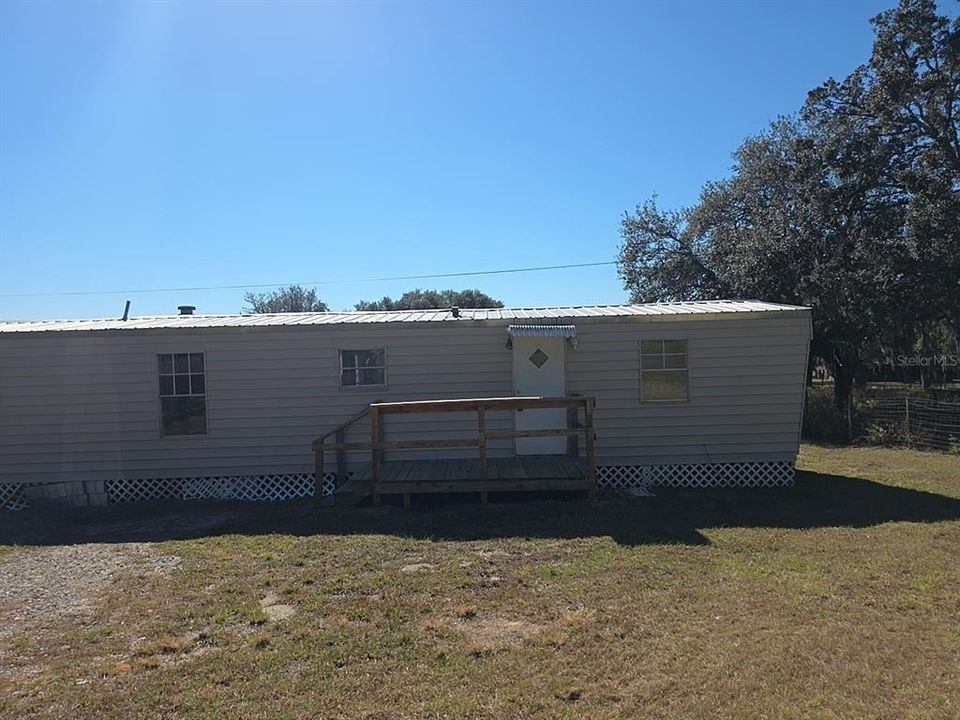 Active With Contract: $299,900 (2 beds, 1 baths, 840 Square Feet)