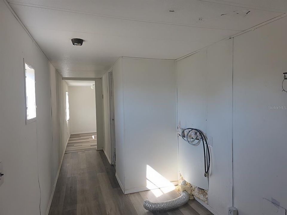 Active With Contract: $299,900 (2 beds, 1 baths, 840 Square Feet)