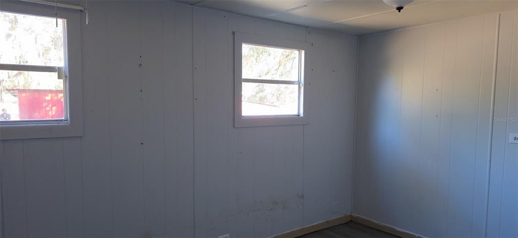 Active With Contract: $299,900 (2 beds, 1 baths, 840 Square Feet)