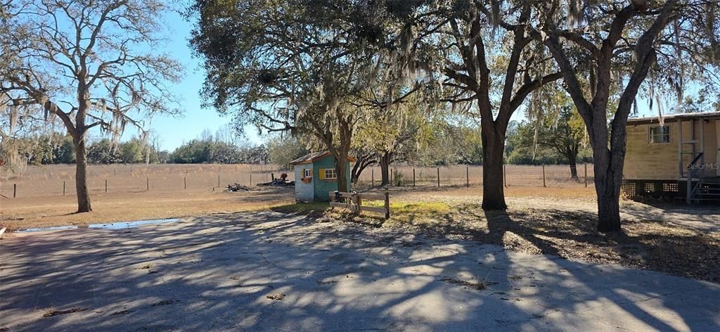 Active With Contract: $299,900 (2 beds, 1 baths, 840 Square Feet)