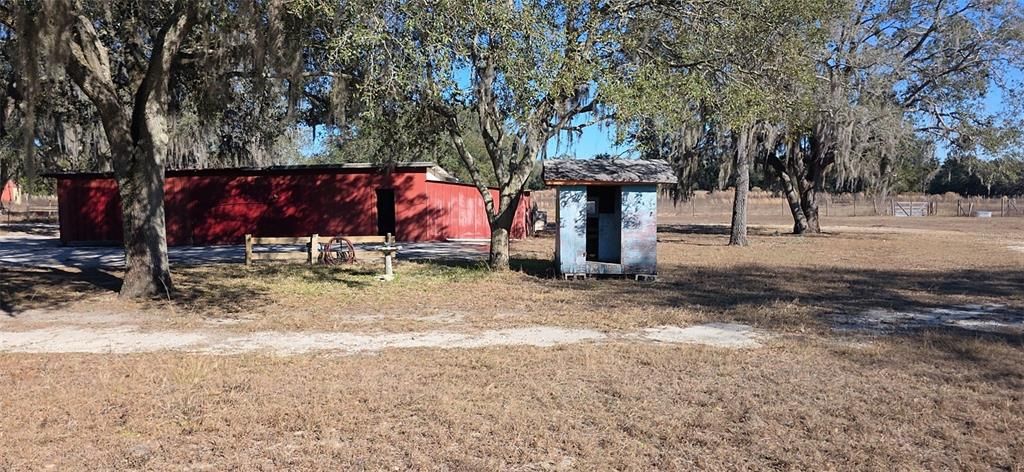 Active With Contract: $299,900 (2 beds, 1 baths, 840 Square Feet)