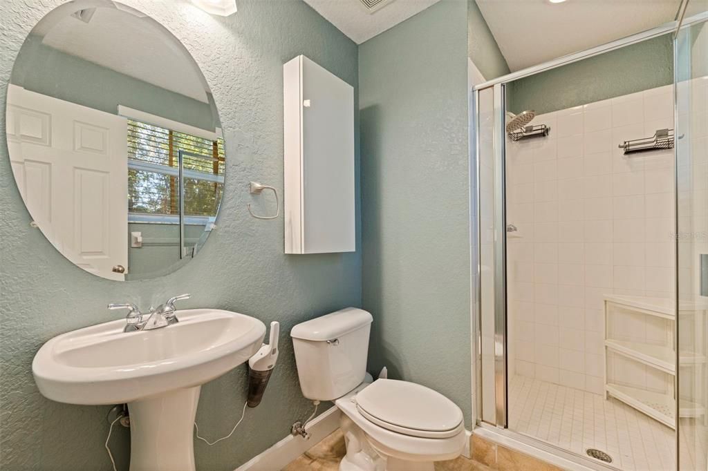 На продажу: $349,995 (3 спален, 3 ванн, 1680 Квадратных фут)