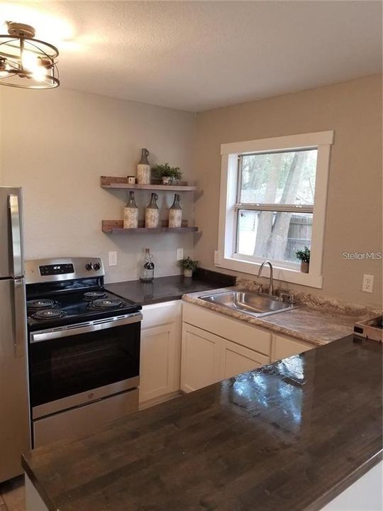 В аренду: $1,675 (2 спален, 1 ванн, 934 Квадратных фут)