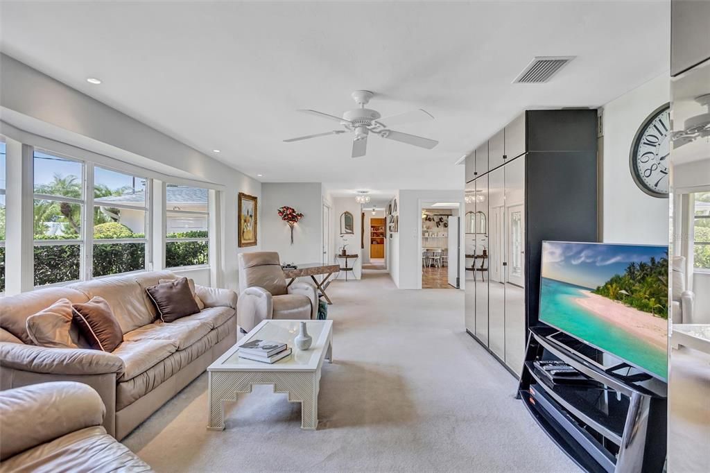 Active With Contract: $499,000 (3 beds, 2 baths, 1656 Square Feet)