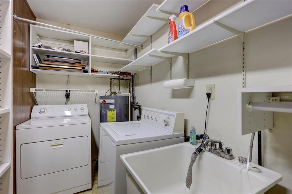 Active With Contract: $499,000 (3 beds, 2 baths, 1656 Square Feet)