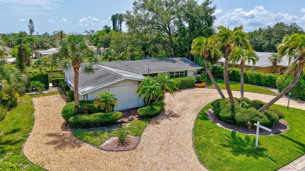 Active With Contract: $499,000 (3 beds, 2 baths, 1656 Square Feet)