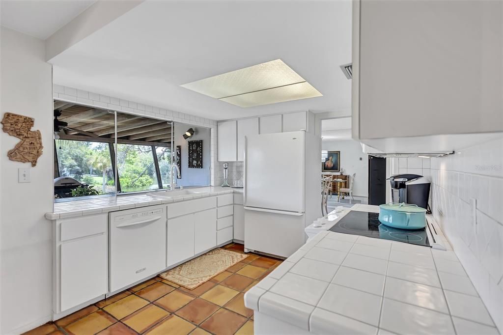 Active With Contract: $499,000 (3 beds, 2 baths, 1656 Square Feet)