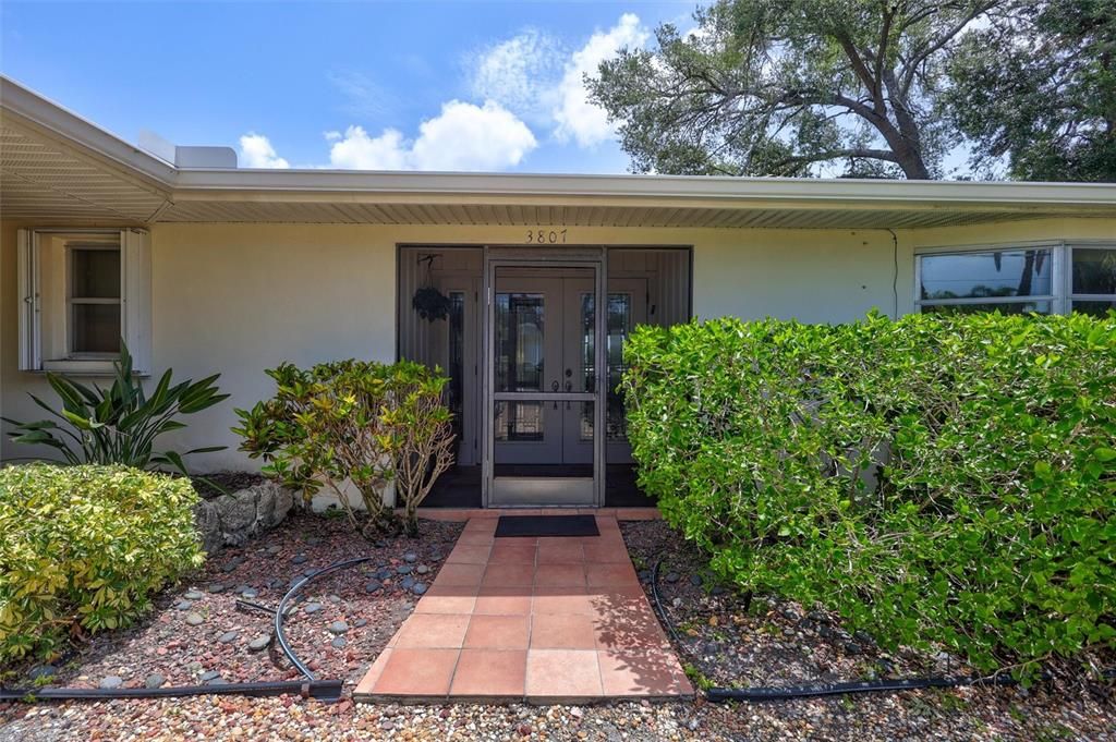 Active With Contract: $499,000 (3 beds, 2 baths, 1656 Square Feet)