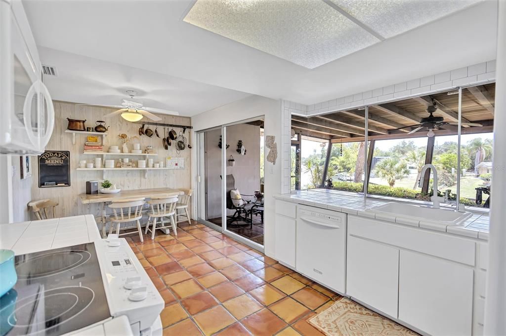 Active With Contract: $499,000 (3 beds, 2 baths, 1656 Square Feet)