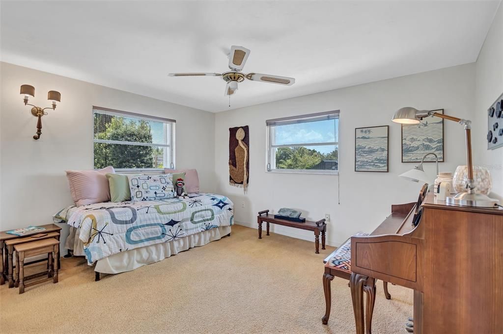 Active With Contract: $499,000 (3 beds, 2 baths, 1656 Square Feet)