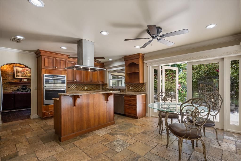 En Venta: $1,200,000 (4 camas, 3 baños, 3540 Pies cuadrados)