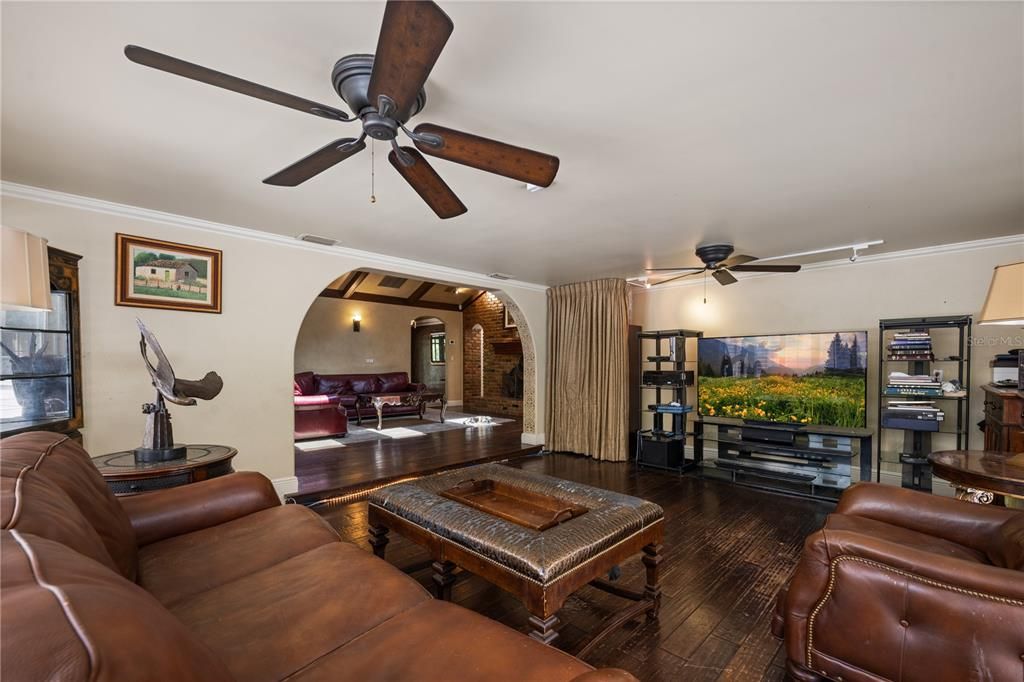 En Venta: $1,200,000 (4 camas, 3 baños, 3540 Pies cuadrados)
