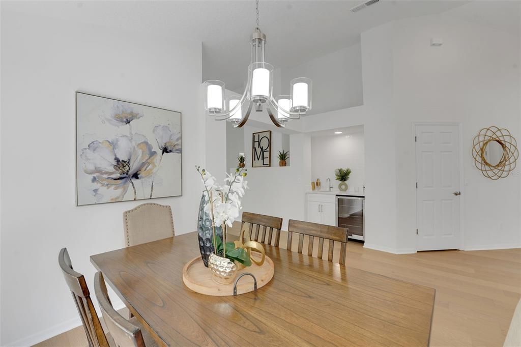 En Venta: $559,000 (3 camas, 2 baños, 1616 Pies cuadrados)