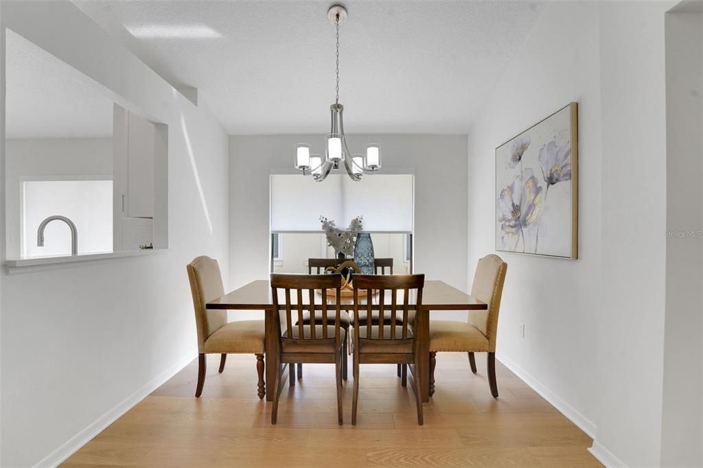 En Venta: $559,000 (3 camas, 2 baños, 1616 Pies cuadrados)