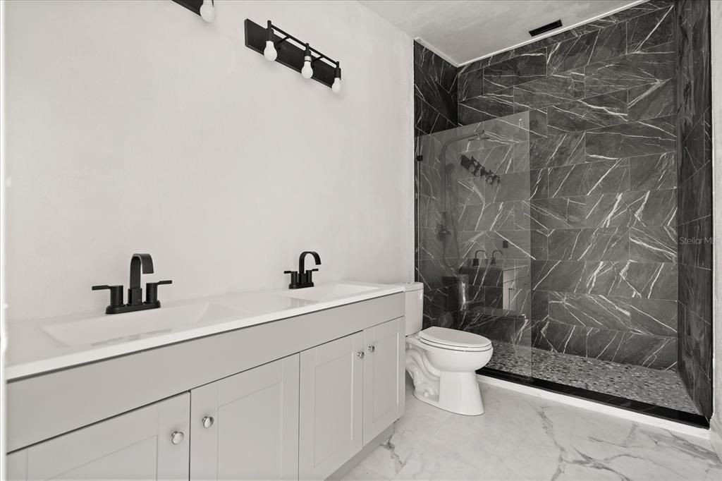 Active With Contract: $310,000 (3 beds, 2 baths, 1661 Square Feet)
