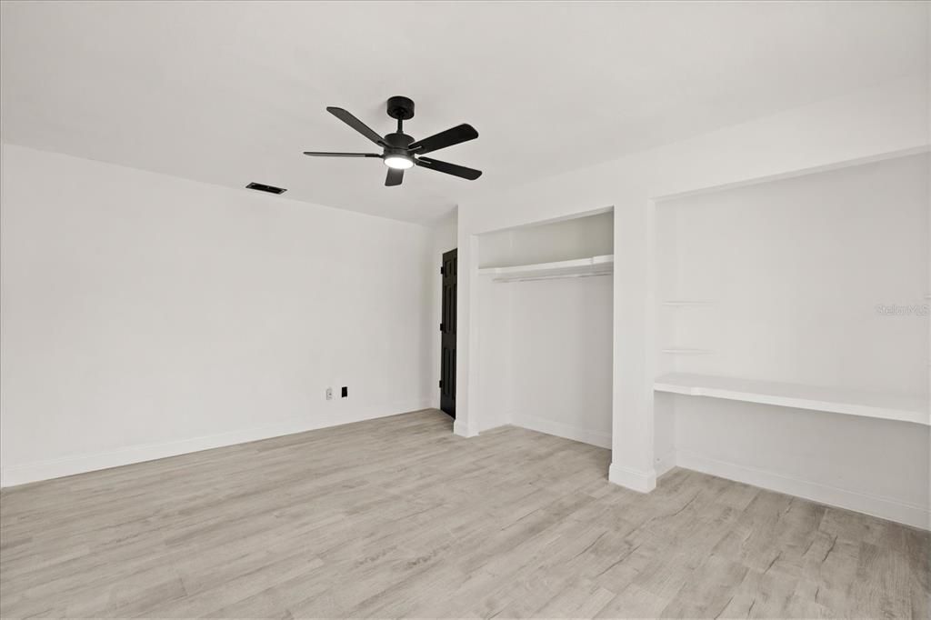 Active With Contract: $310,000 (3 beds, 2 baths, 1661 Square Feet)