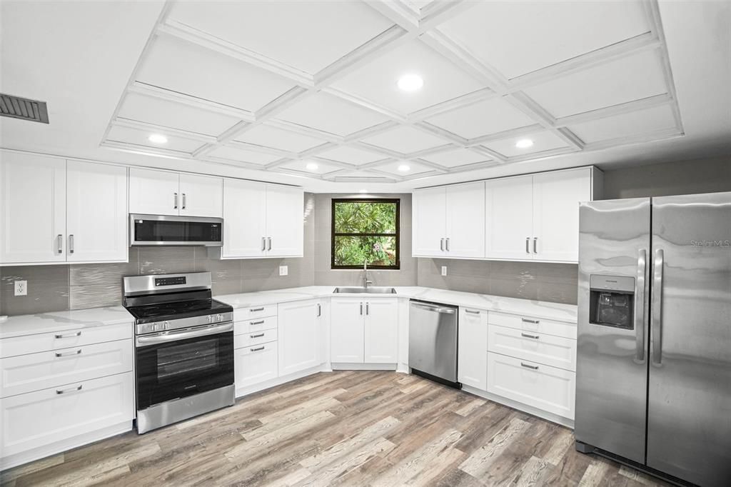 На продажу: $549,999 (3 спален, 3 ванн, 2115 Квадратных фут)