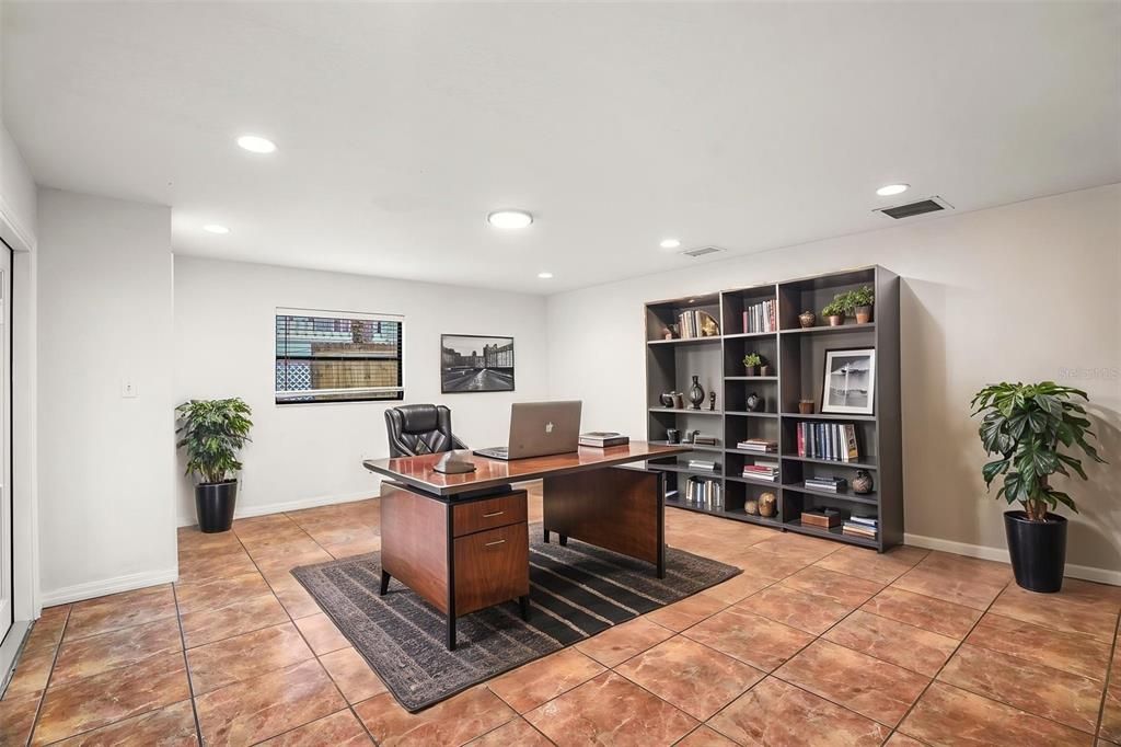 На продажу: $549,999 (3 спален, 3 ванн, 2115 Квадратных фут)