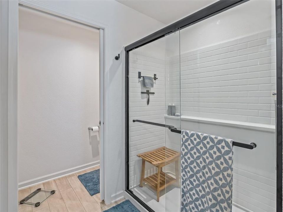 На продажу: $324,900 (2 спален, 2 ванн, 1300 Квадратных фут)