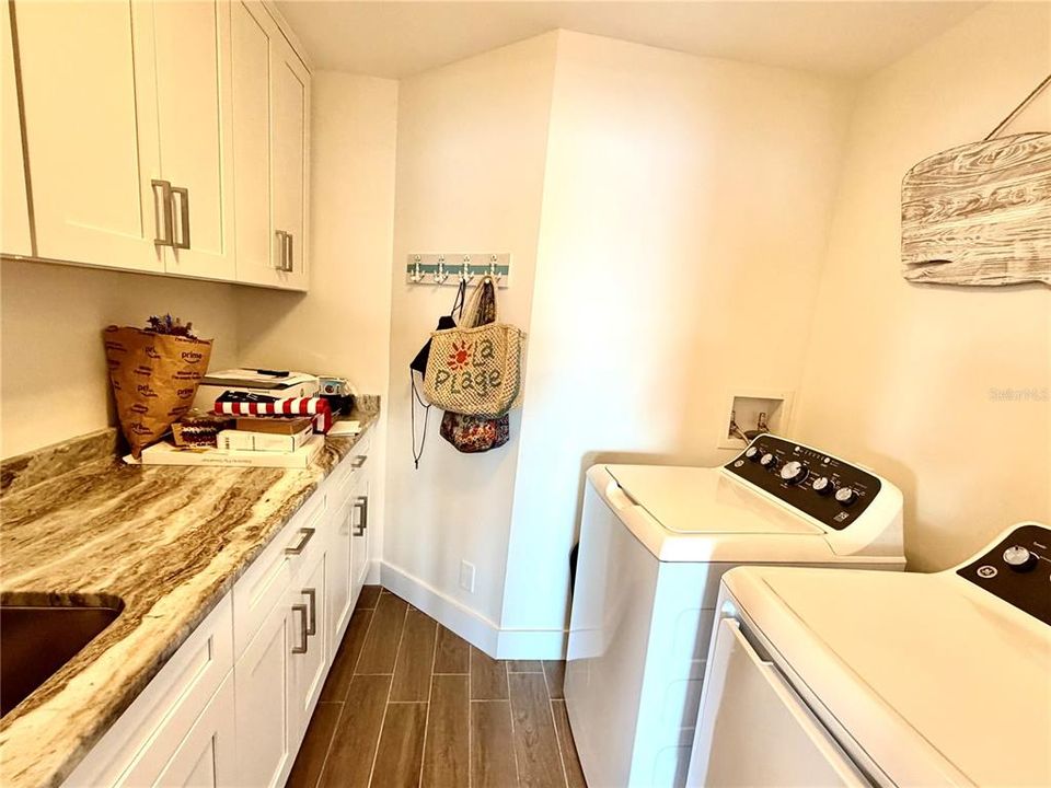 В аренду: $9,500 (4 спален, 2 ванн, 2793 Квадратных фут)