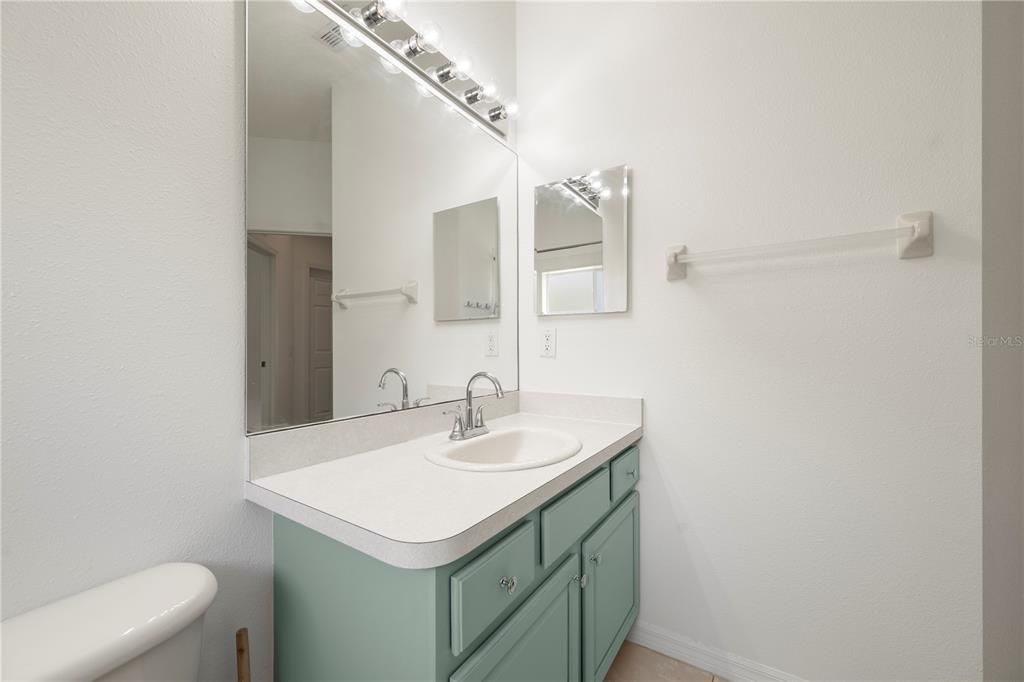 For Sale: $289,900 (2 beds, 2 baths, 1555 Square Feet)