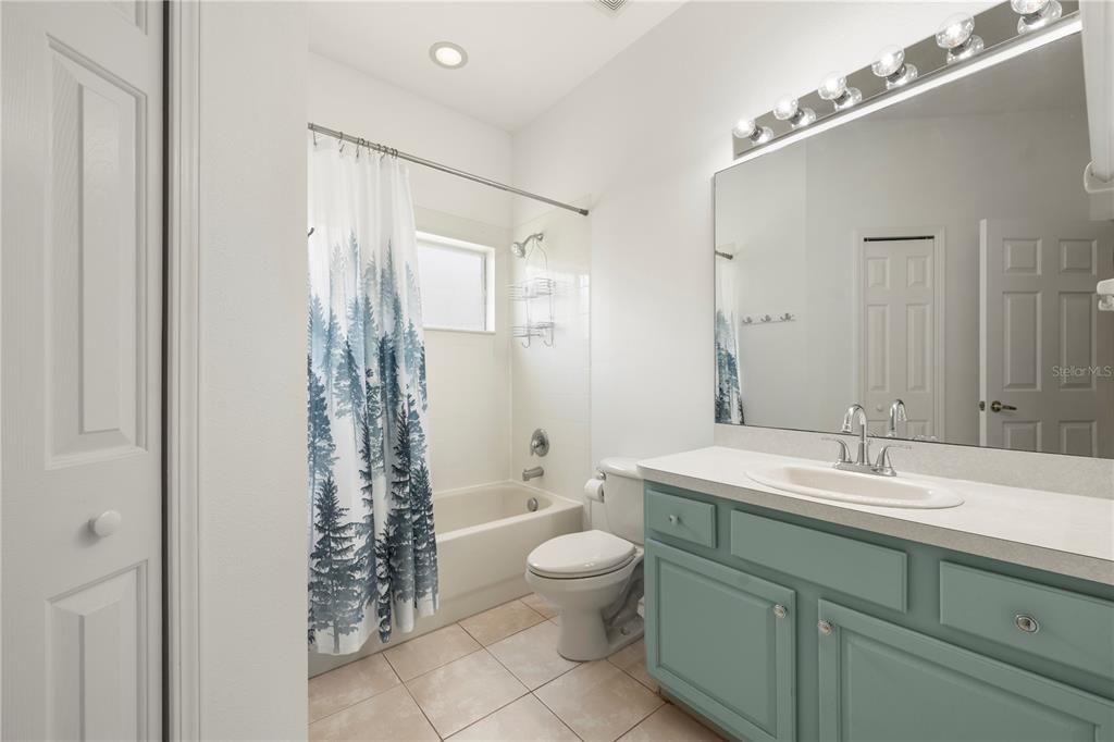 For Sale: $289,900 (2 beds, 2 baths, 1555 Square Feet)