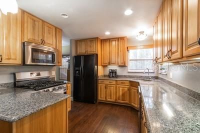 En Venta: $359,900 (4 camas, 2 baños, 1834 Pies cuadrados)