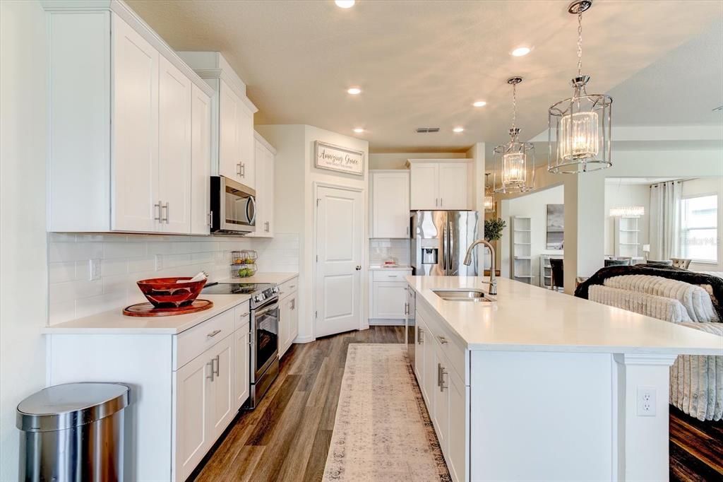 For Sale: $575,000 (4 beds, 3 baths, 2862 Square Feet)
