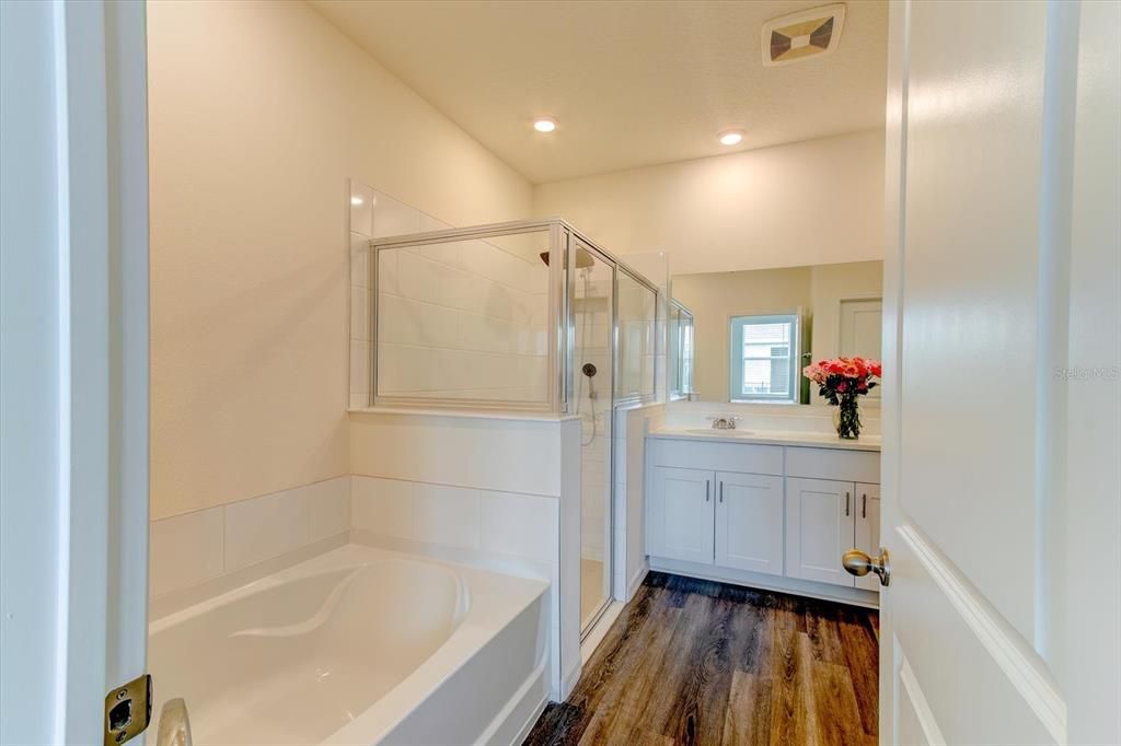 For Sale: $575,000 (4 beds, 3 baths, 2862 Square Feet)