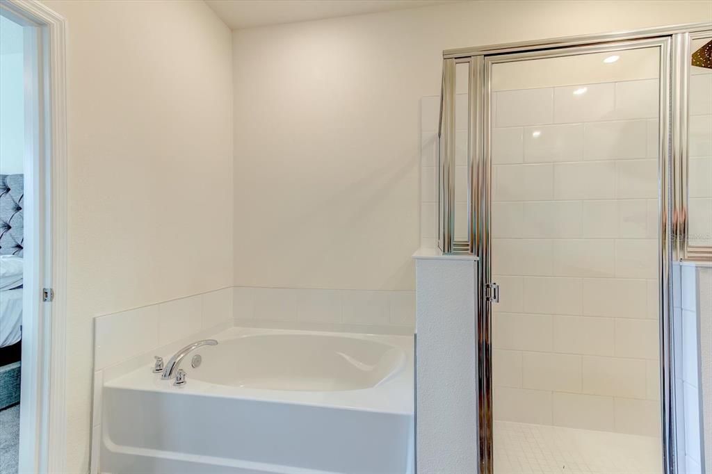For Sale: $575,000 (4 beds, 3 baths, 2862 Square Feet)