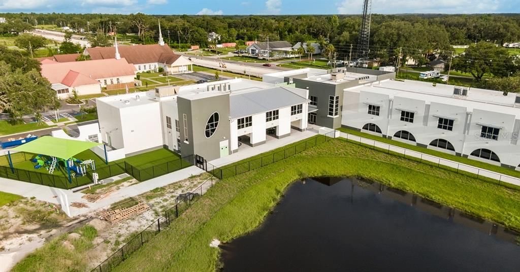 На продажу: $309,990 (3 спален, 2 ванн, 1639 Квадратных фут)