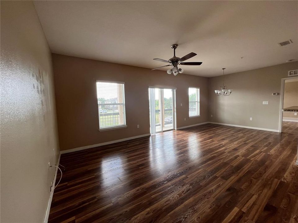 For Rent: $2,000 (2 beds, 2 baths, 1273 Square Feet)