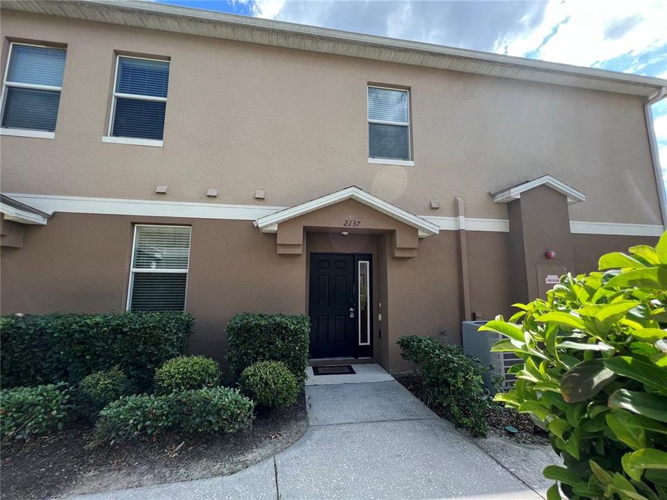 For Rent: $2,000 (2 beds, 2 baths, 1273 Square Feet)