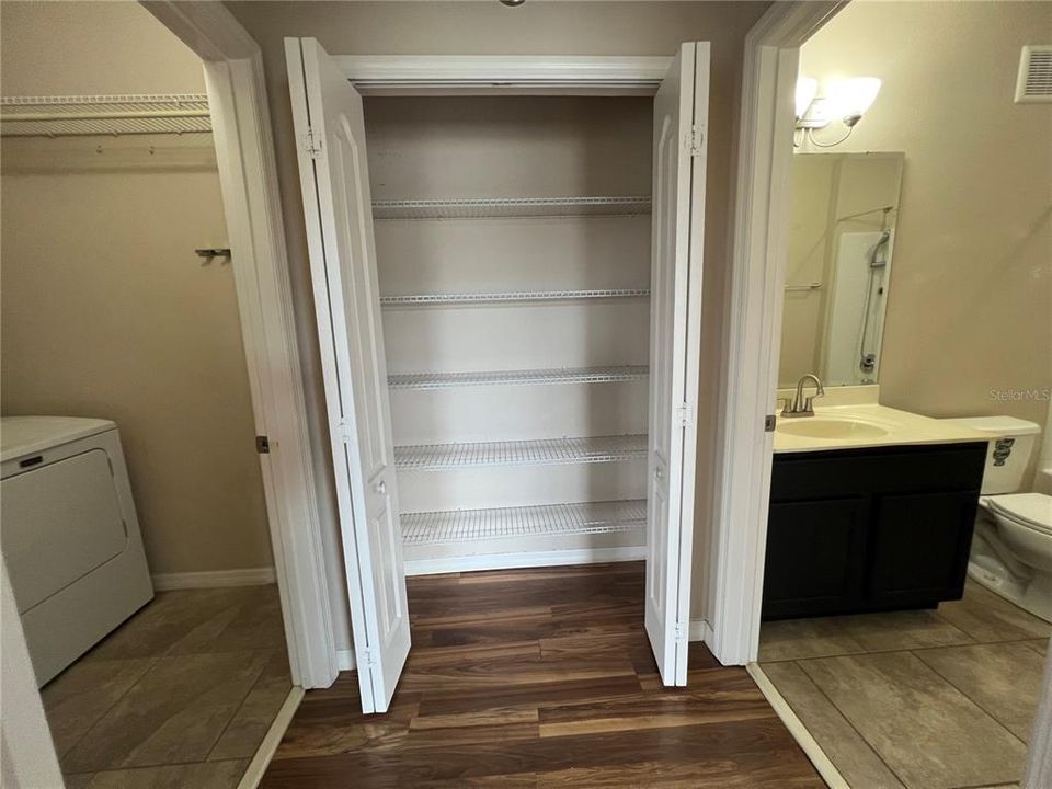For Rent: $2,000 (2 beds, 2 baths, 1273 Square Feet)