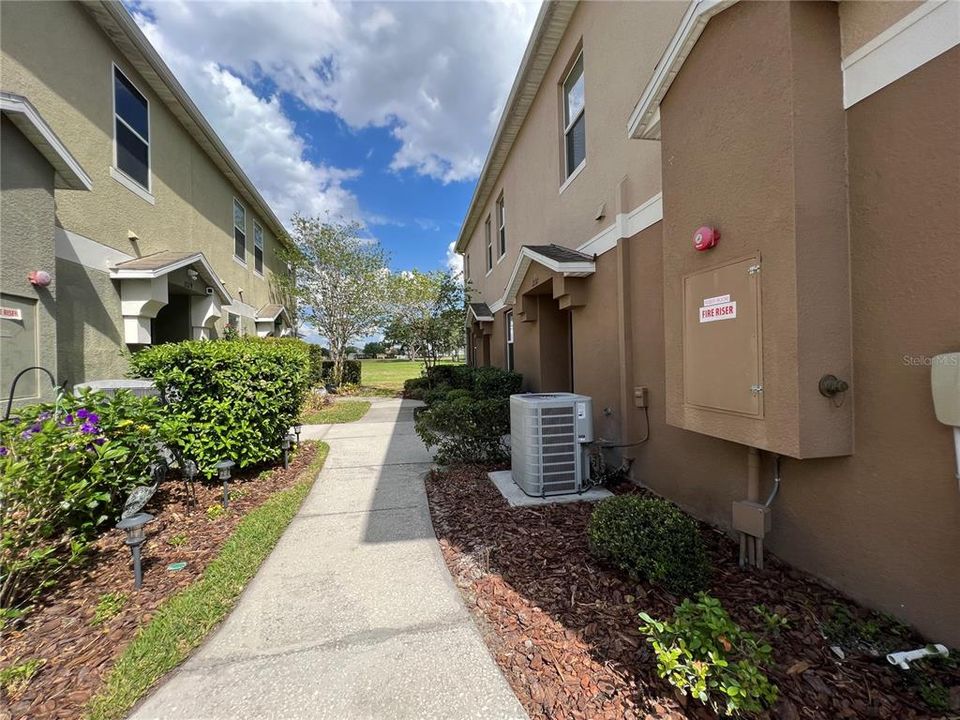 For Rent: $2,000 (2 beds, 2 baths, 1273 Square Feet)