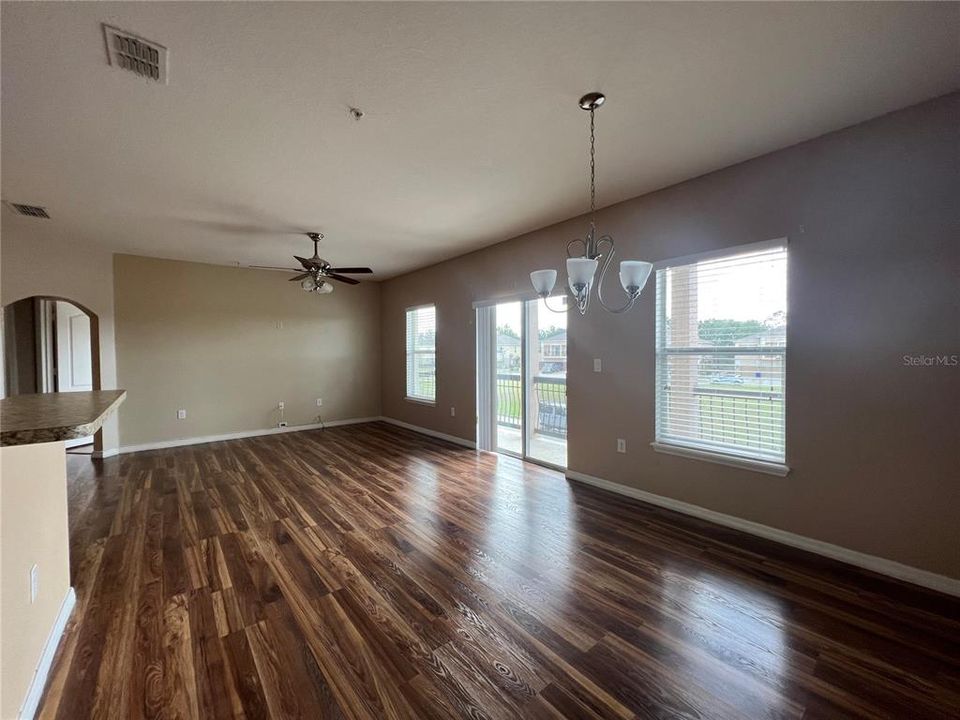 For Rent: $2,000 (2 beds, 2 baths, 1273 Square Feet)