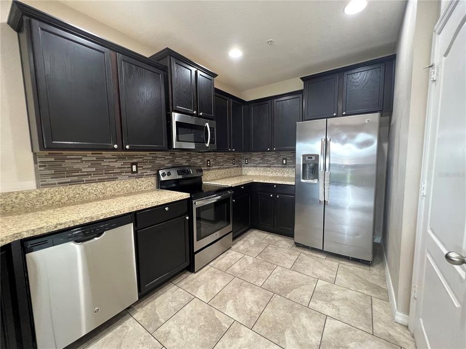 For Rent: $2,000 (2 beds, 2 baths, 1273 Square Feet)