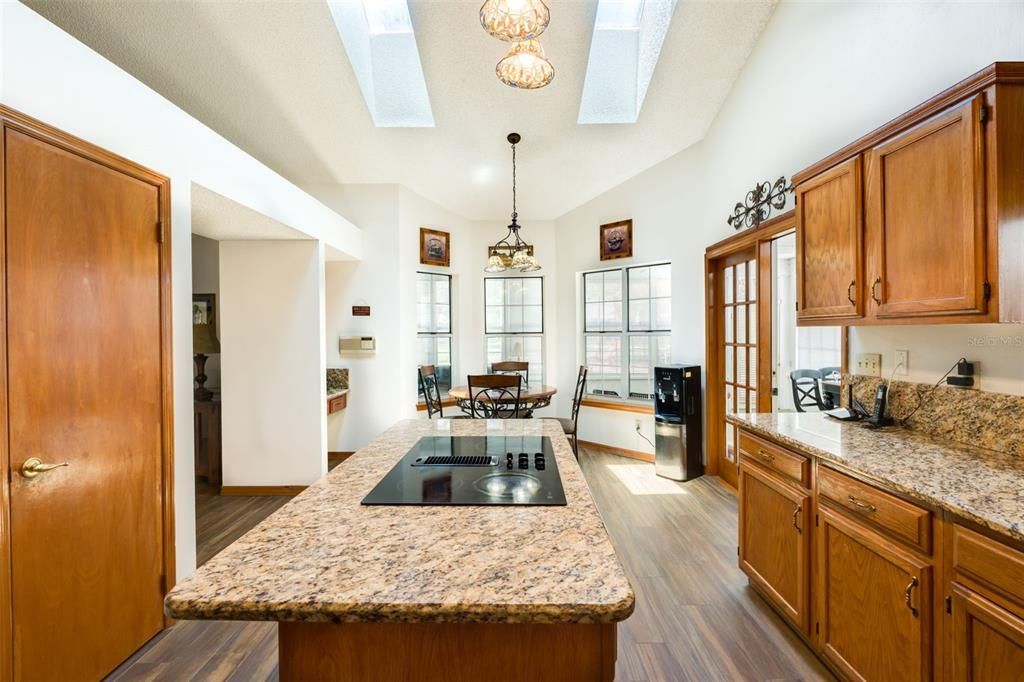 En Venta: $1,230,000 (4 camas, 3 baños, 3478 Pies cuadrados)