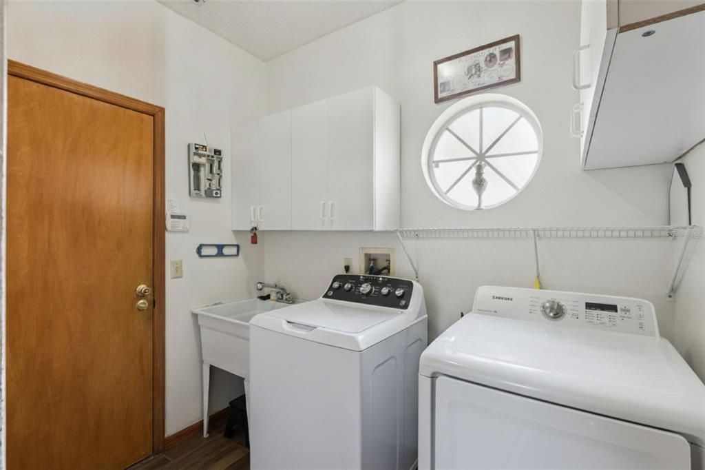 En Venta: $1,230,000 (4 camas, 3 baños, 3478 Pies cuadrados)