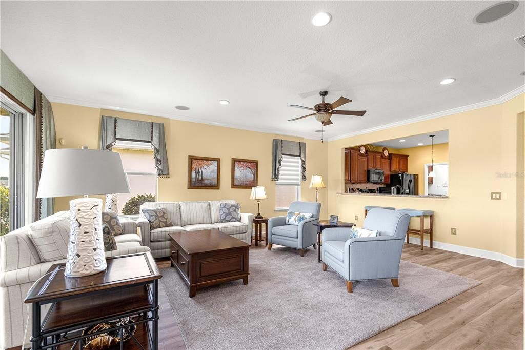 For Sale: $385,000 (2 beds, 2 baths, 1708 Square Feet)