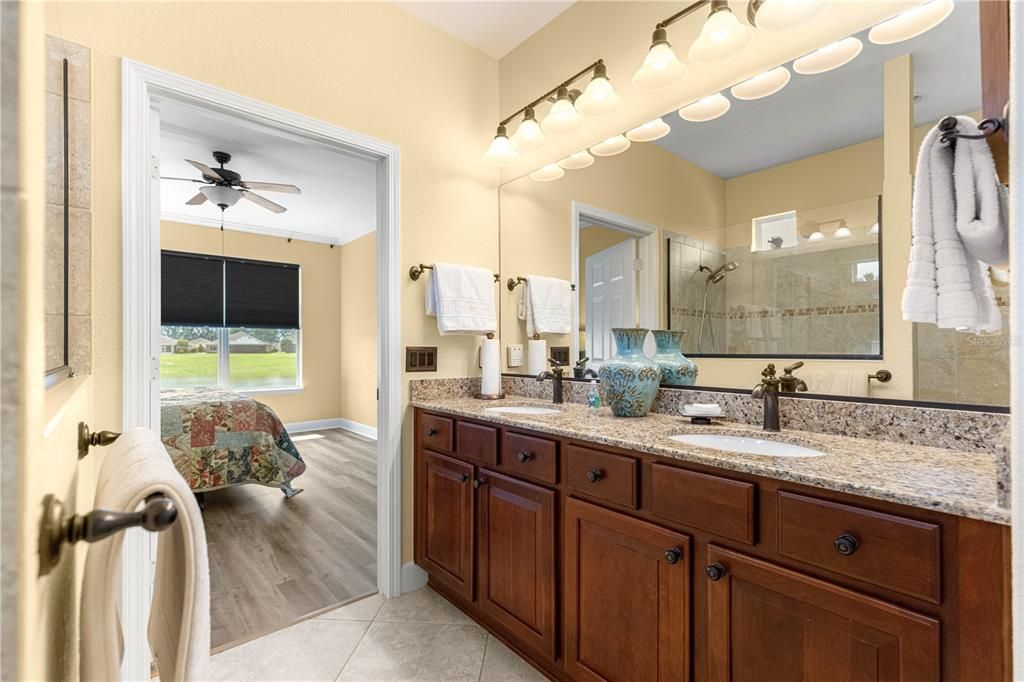 For Sale: $385,000 (2 beds, 2 baths, 1708 Square Feet)