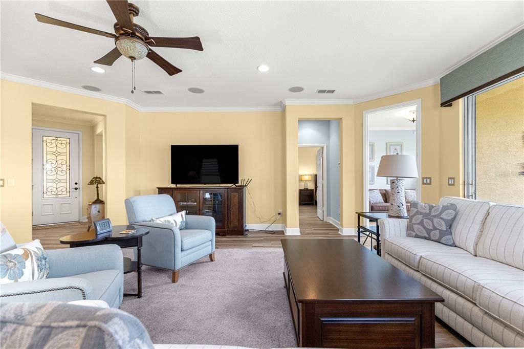 For Sale: $385,000 (2 beds, 2 baths, 1708 Square Feet)