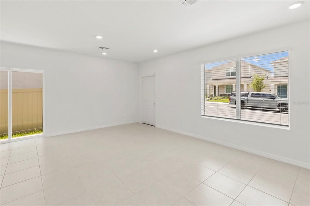 En Renta: $2,350 (4 camas, 2 baños, 1742 Pies cuadrados)