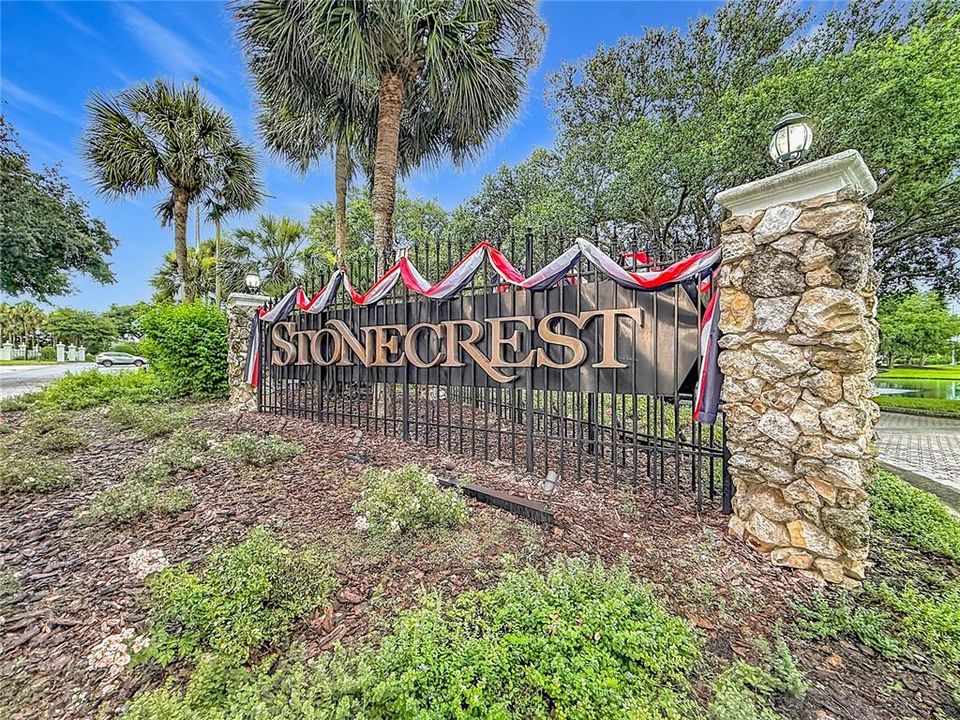For Sale: $370,000 (3 beds, 3 baths, 2637 Square Feet)