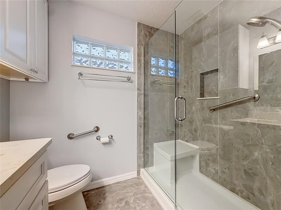 For Sale: $370,000 (3 beds, 3 baths, 2637 Square Feet)