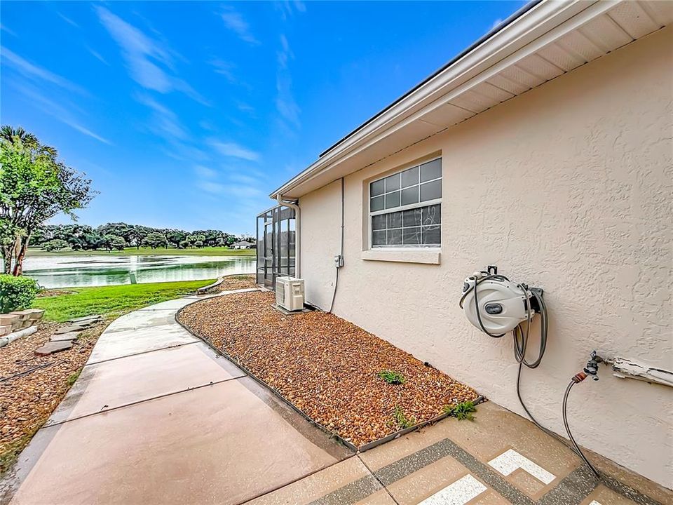 For Sale: $370,000 (3 beds, 3 baths, 2637 Square Feet)