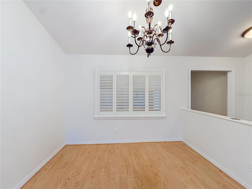 For Sale: $370,000 (3 beds, 3 baths, 2637 Square Feet)