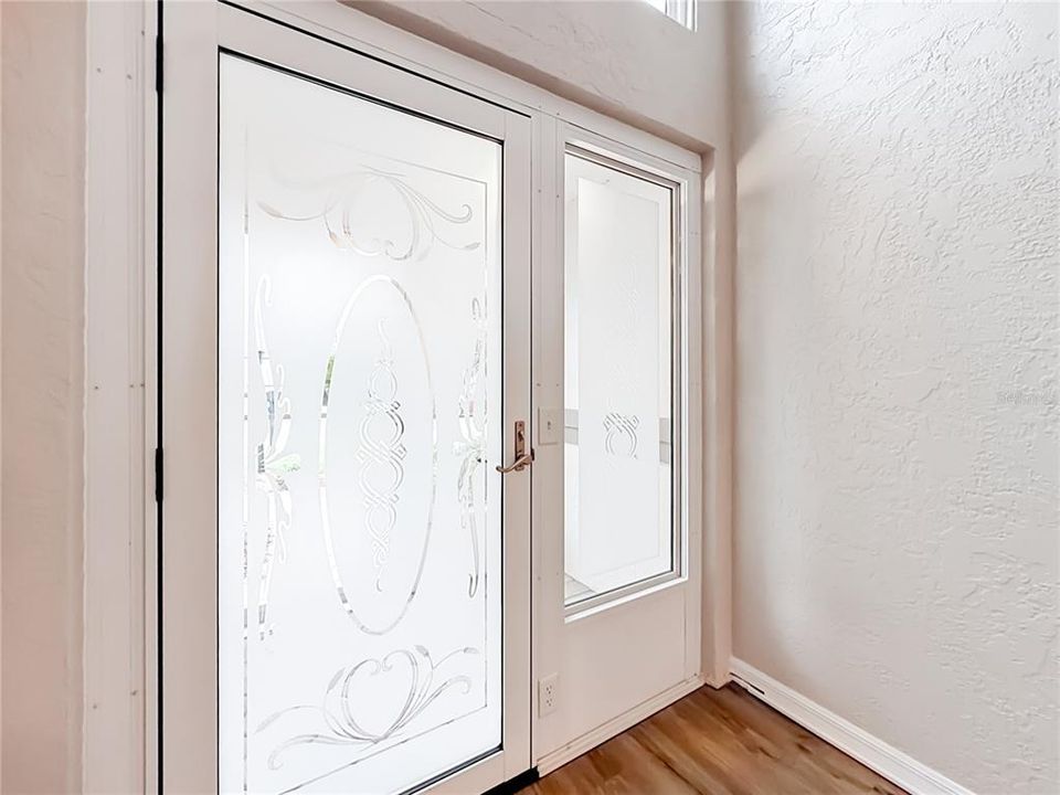 For Sale: $370,000 (3 beds, 3 baths, 2637 Square Feet)